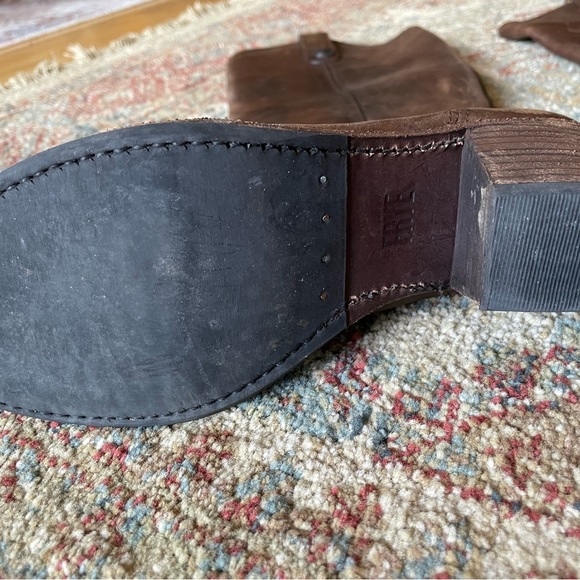 Frye | Jackie Button | Dark Brown - Picture 4 of 7